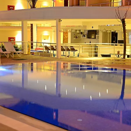 Banu Luxury 马尔马里斯