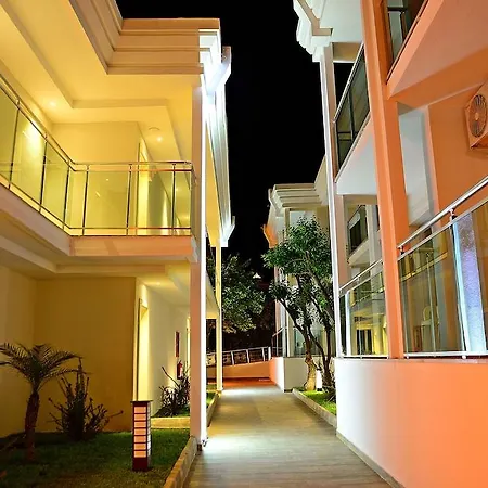 酒店 Banu Luxury 3*