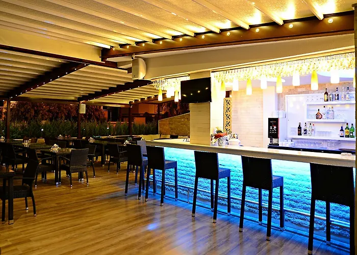 מלון Banu Luxury 3*
